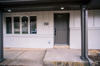Building Photo - 732 Hislop Dr