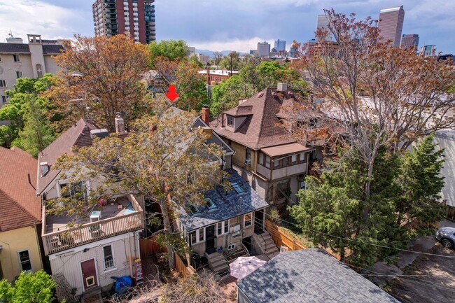 Building Photo - 1136 N Washington St