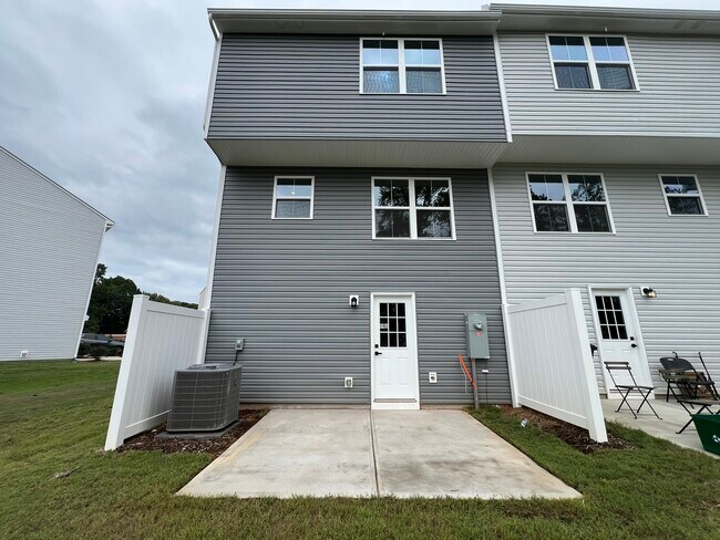Building Photo - 7102 Capstan Ter