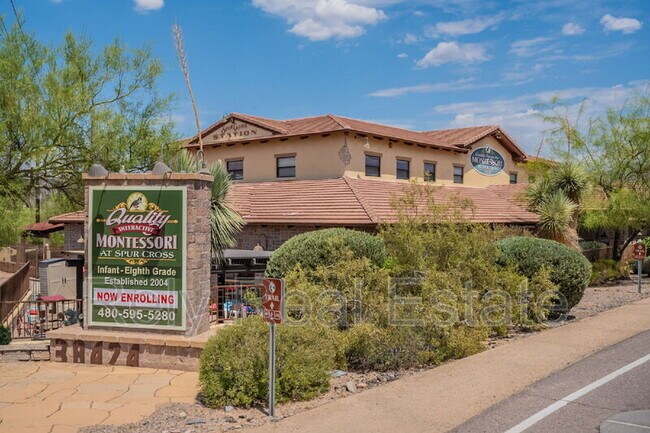 Building Photo - 6050 E Hidden Valley Dr