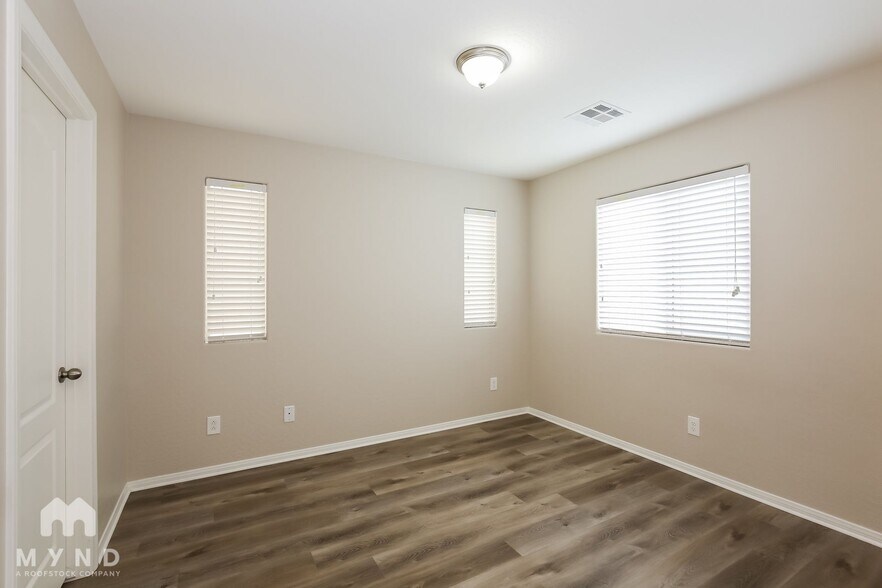 Building Photo - 7608 Tiffany Lamp Ct