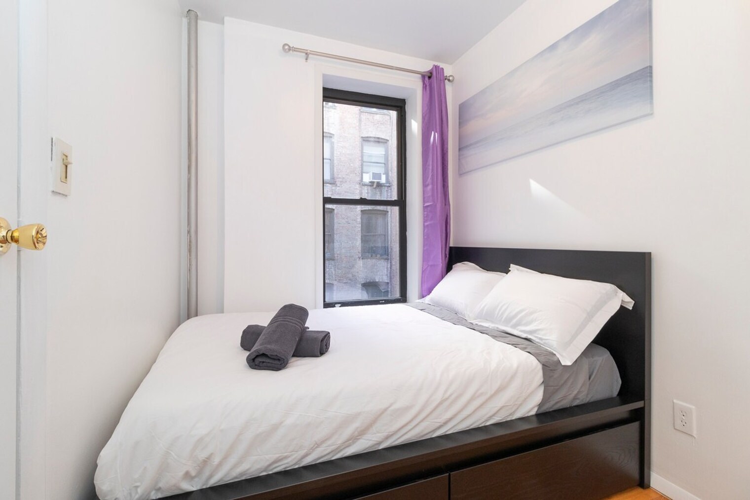 Building Photo - 340 E 94th St