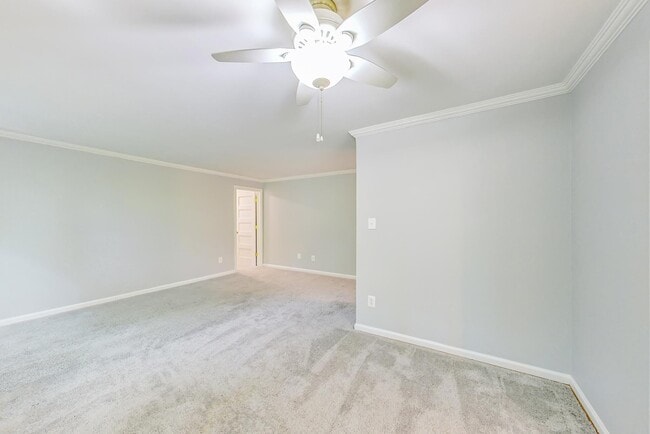 Building Photo - 10501 Montrose Ave