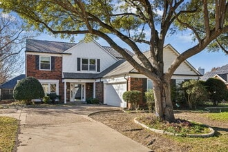 Building Photo - "Spacious 4-Bedroom, 2.5-Bath Living Meets Storybook Backyard Charm!"