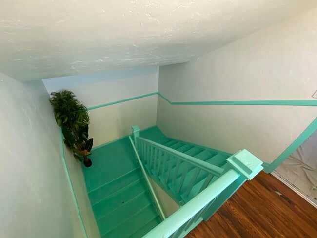 Building Photo - 717 2nd Ave S