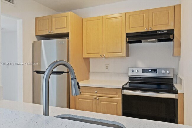 Building Photo - 1095 W 77th St