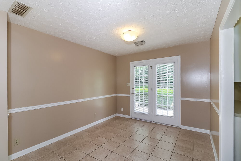 Building Photo - 3935 Willowmeade Dr