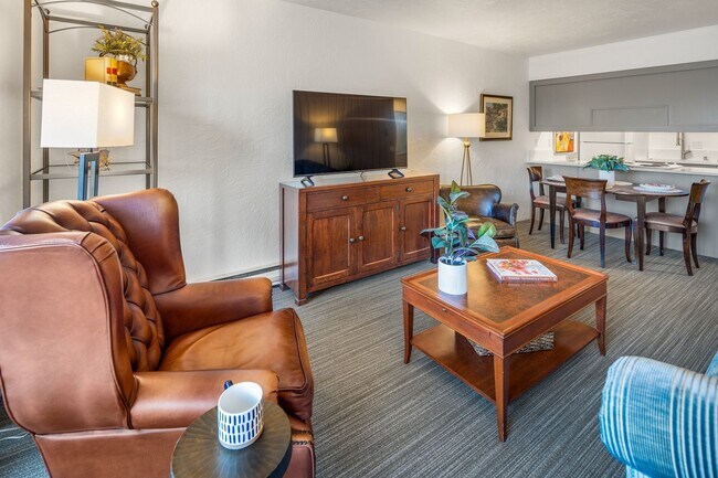 Building Photo - Downtown Furnished 1 Bed / 1 Bath Apartmen...