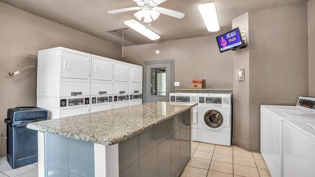 Building Photo - 2950 Mustang Dr