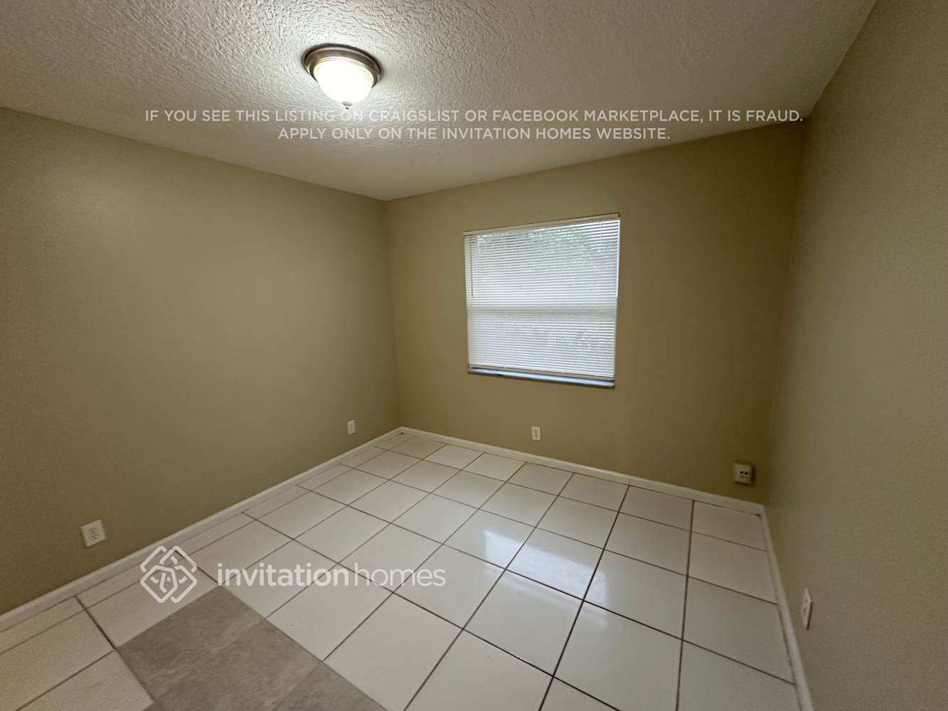 Building Photo - 1672 W Breezy Ln