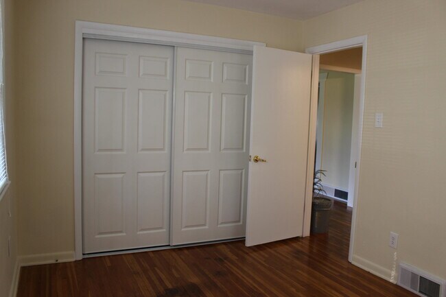 Building Photo - 306 Loch Ln