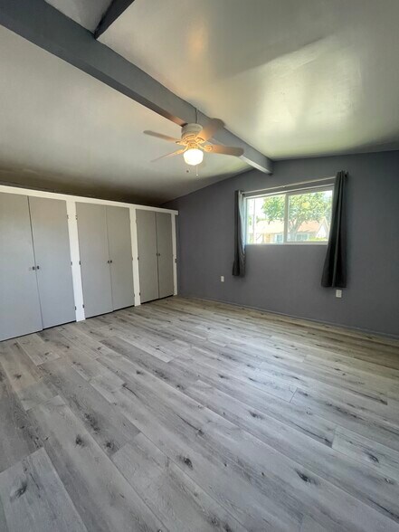 Building Photo - 6439 Graves Ave