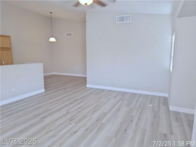 Building Photo - Bright Green Valley Condo in Gated Southpa...