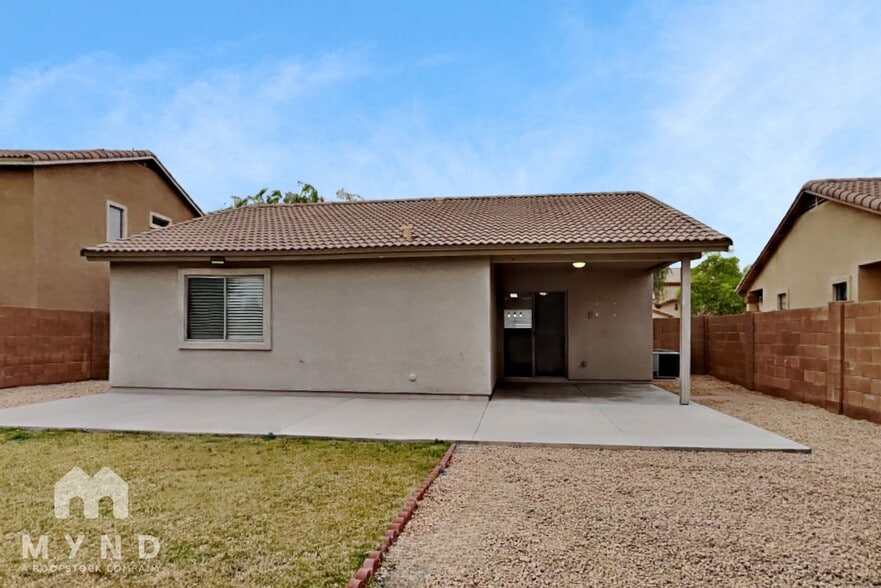 Building Photo - 10025 W Miami St