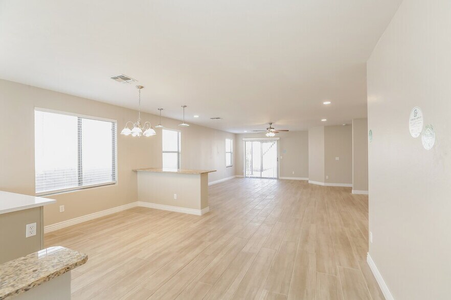 Building Photo - 4336 W Maldonado Rd