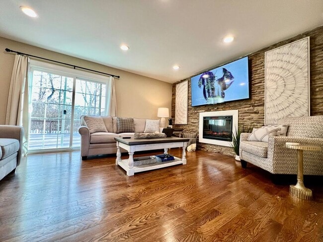 Building Photo - Executive home in West Chester Game Room H...
