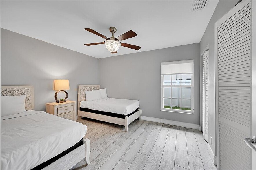 Building Photo - 9841 SW 1st St