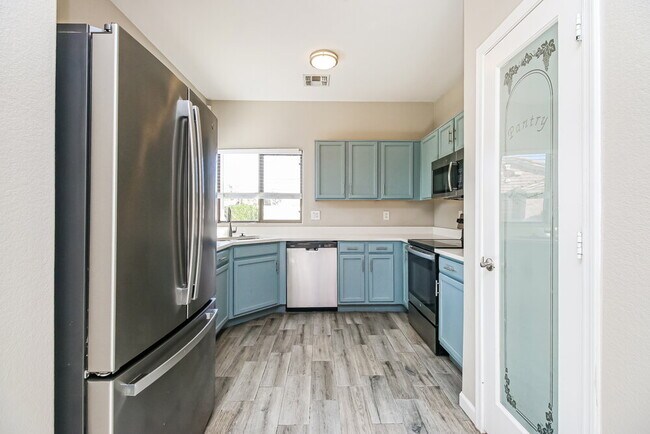 Building Photo - 261 N Valle Verde