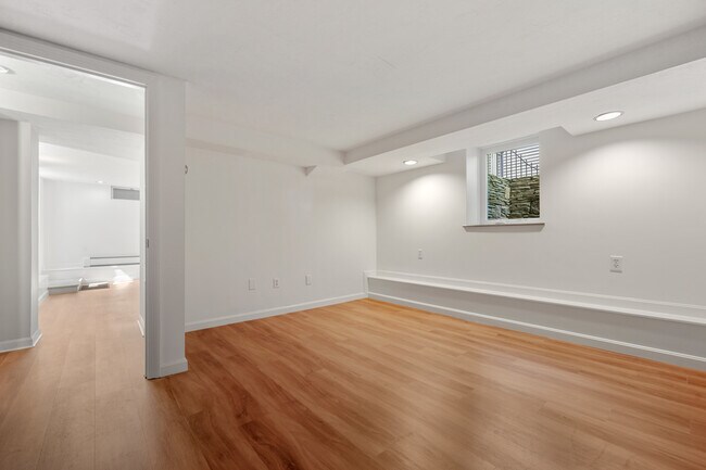 Building Photo - 259 Mt Auburn St