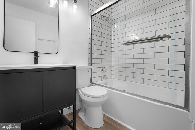 Building Photo - 14 Dover Ct