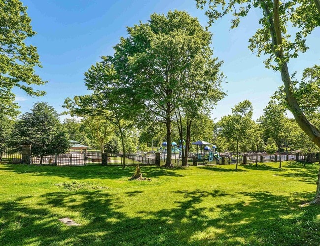 Building Photo - 331 79th St