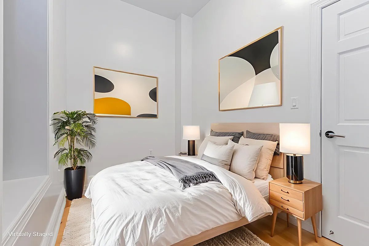 Building Photo - 331 W 16th St