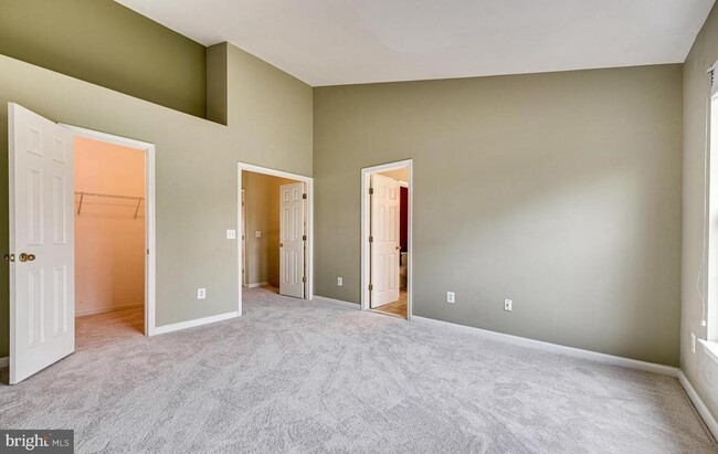 Building Photo - 11485 Carriage Gate Ct