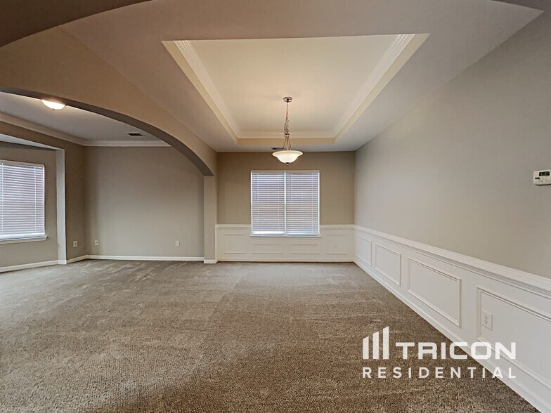 Building Photo - 7751 Parkside Dr