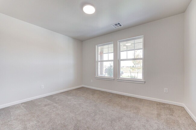 Building Photo - Brand New Home in Mustang!