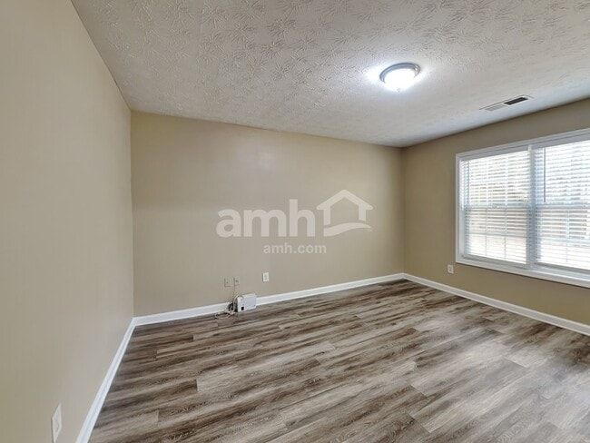 Building Photo - 3174 Baymount Way