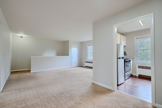 Building Photo - 1 Bed 1 Bath Home for Rent in Rockville, MD- INCLUDES GAS/HEAT AND WATER