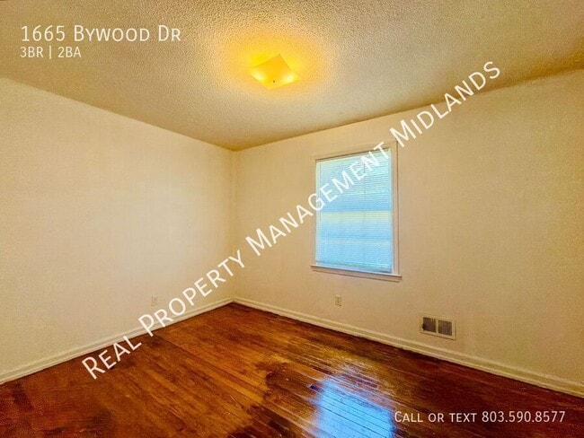 Building Photo - 1665 Bywood Dr