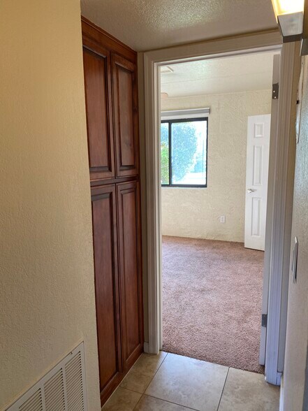 Building Photo - 7110 E Continental Dr