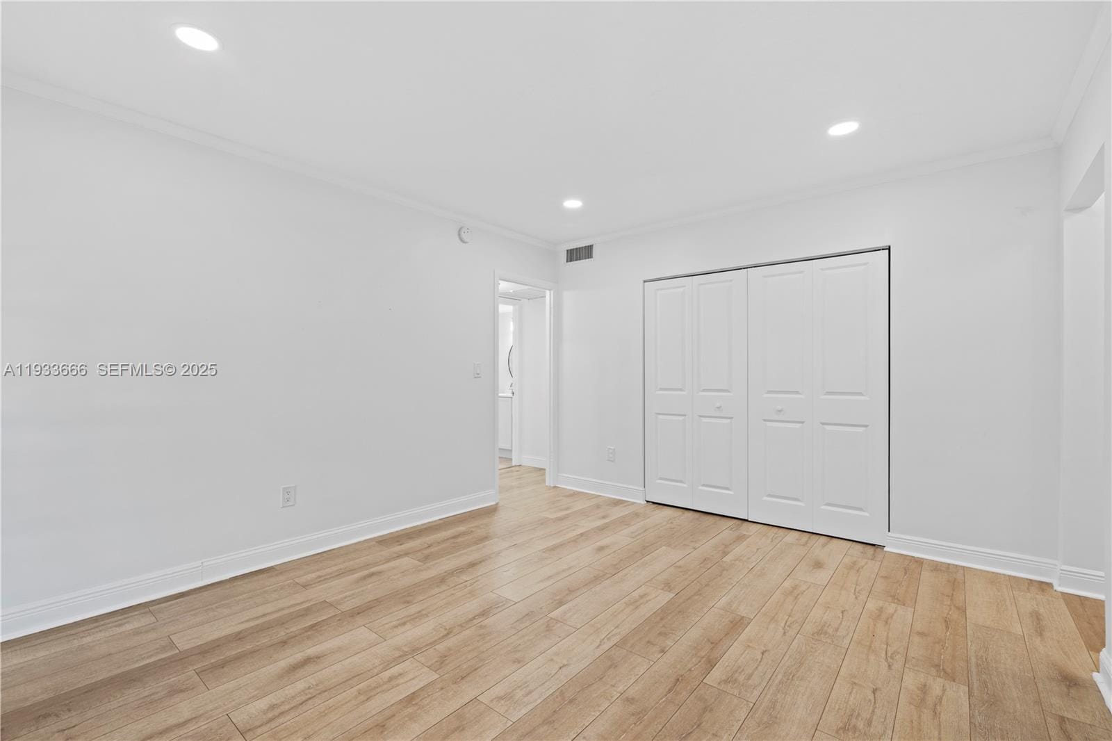 Building Photo - 15518 Braemar Ct