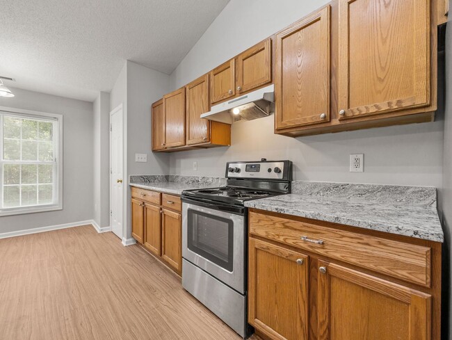 Building Photo - Welcome to Raintree!