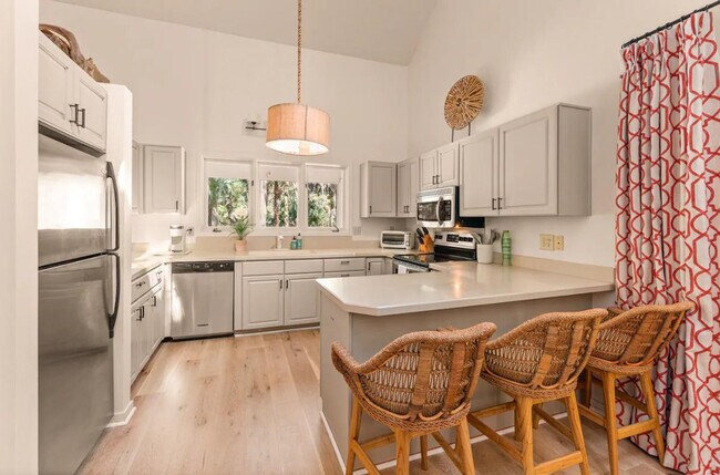 Building Photo - 2415 The Haul Over