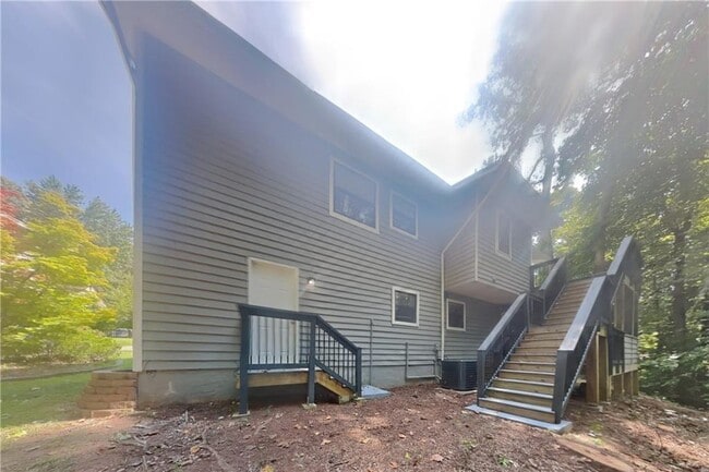 Building Photo - 1842 Jarrett Dr
