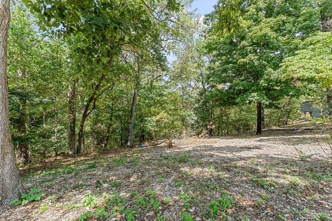 Building Photo - 7 Whitwick Ln