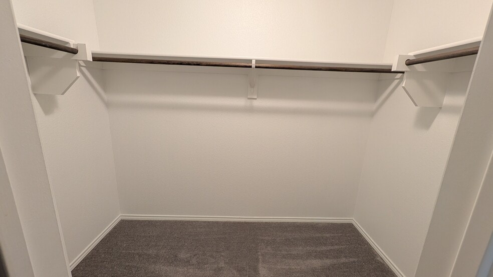 Building Photo - 1813 Acacia Dr