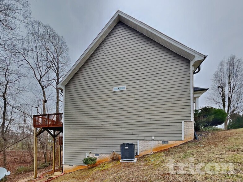 Building Photo - 2905 Walbrook Terrace