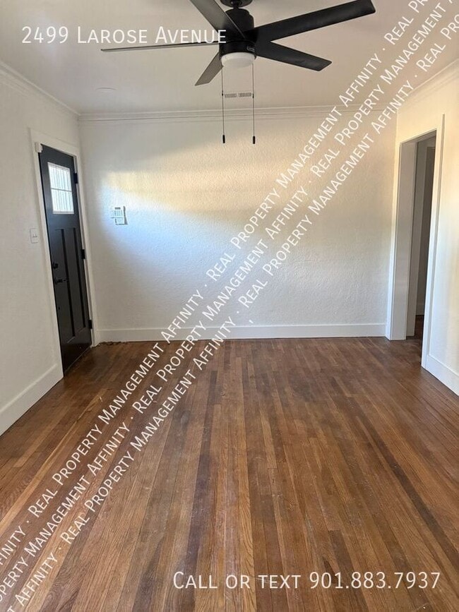 Building Photo - 2499 Larose Ave