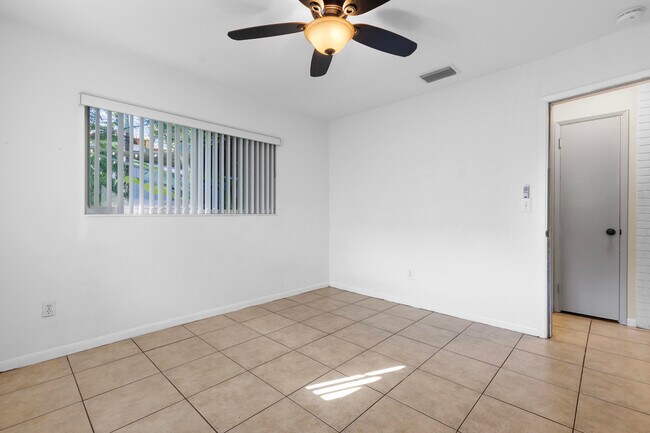 Building Photo - 170 NW 7th St