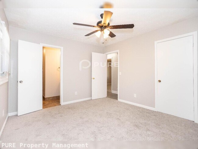 Building Photo - 2895 Lakemont Pl SW