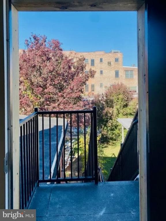 Building Photo - 11 E Walnut St