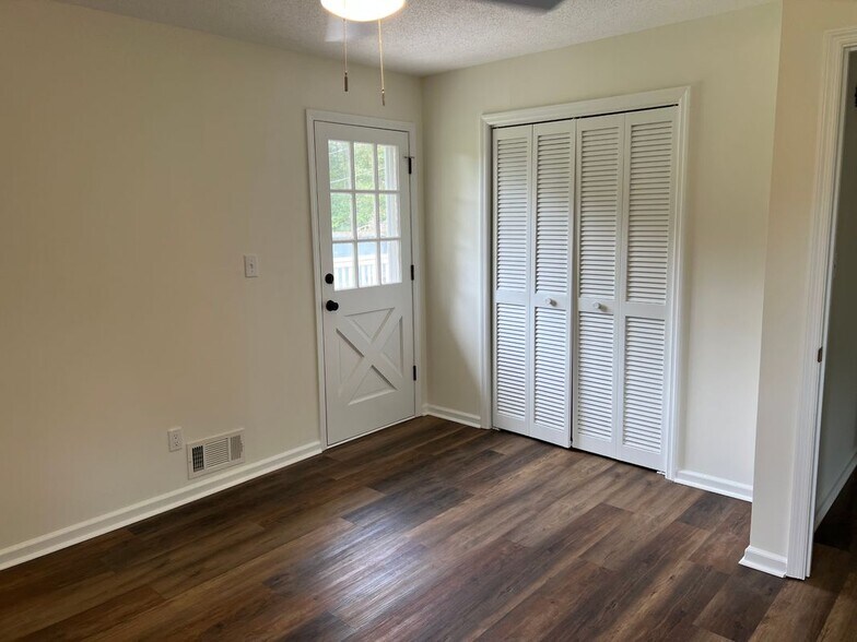 Building Photo - 8505 Bells Ferry Rd