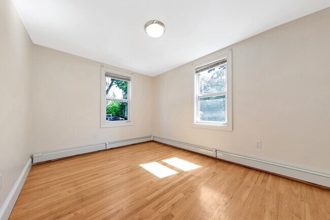 Building Photo - 4 School St Pl