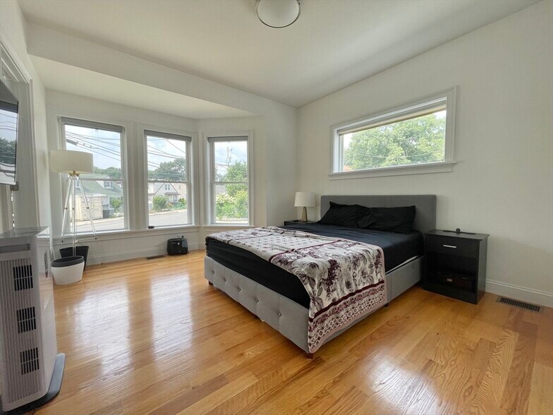 Building Photo - 58 Starbird Ave