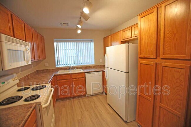 Building Photo - 2026 S 83rd Dr