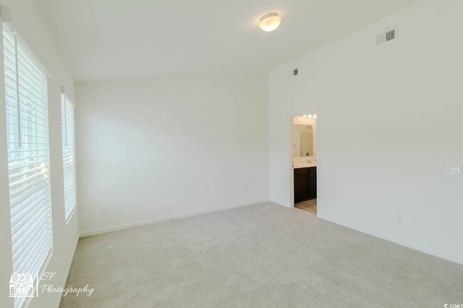 Building Photo - 204 Crescent Wy