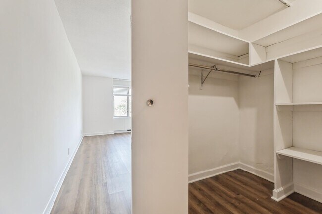 Building Photo - 6 Horizon Rd